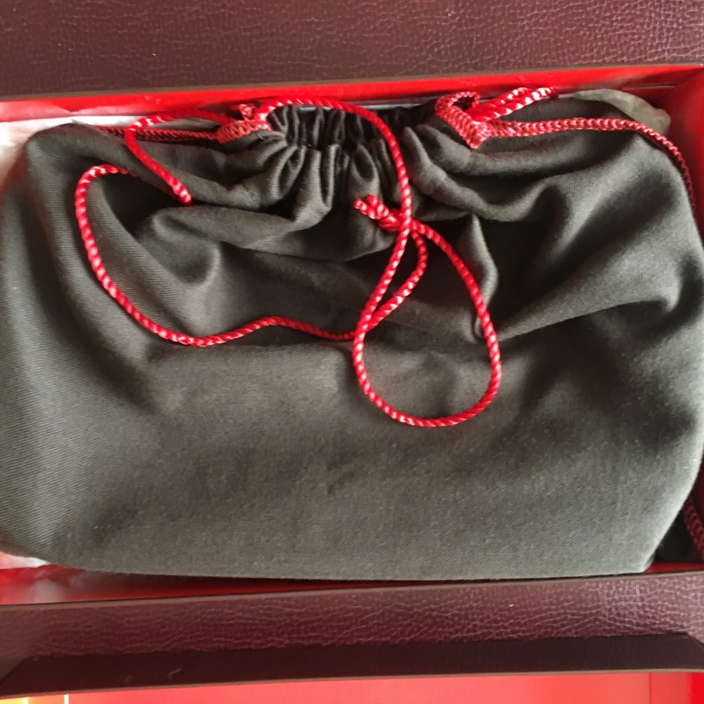 COACH HAND BAG - Picture 6 of 8